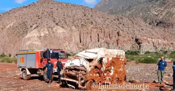 Tremendo alud arrastro y destruyo una ambulancia que iba a Cafayate