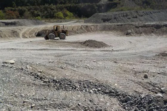 Extraccion de Aridos en el rio Toro
