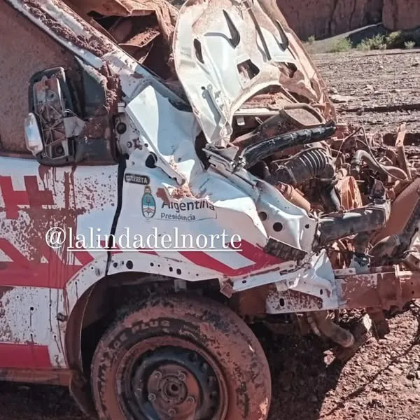 Asi quedo la ambulancia arrastrada por el alud camino a Cafayate