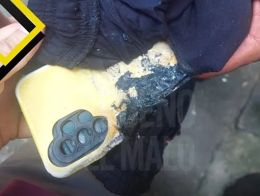 Celular salva a hombre de un disparo