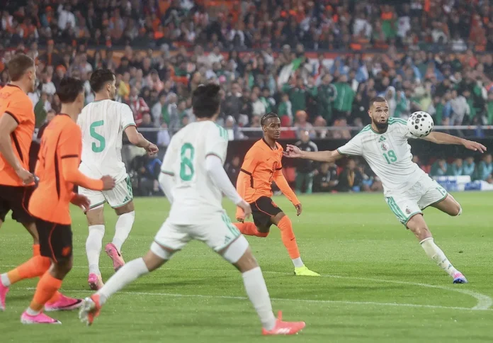 Postales del partido amistoso entre Argelia y Países Bajos