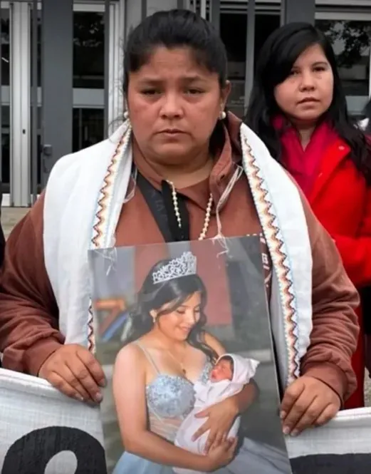 El fiscal recibió a la madre de Valentina Cabana.