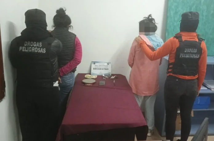 Dos mujeres detenidas en una causa vinculada a la venta de estupefacientes.