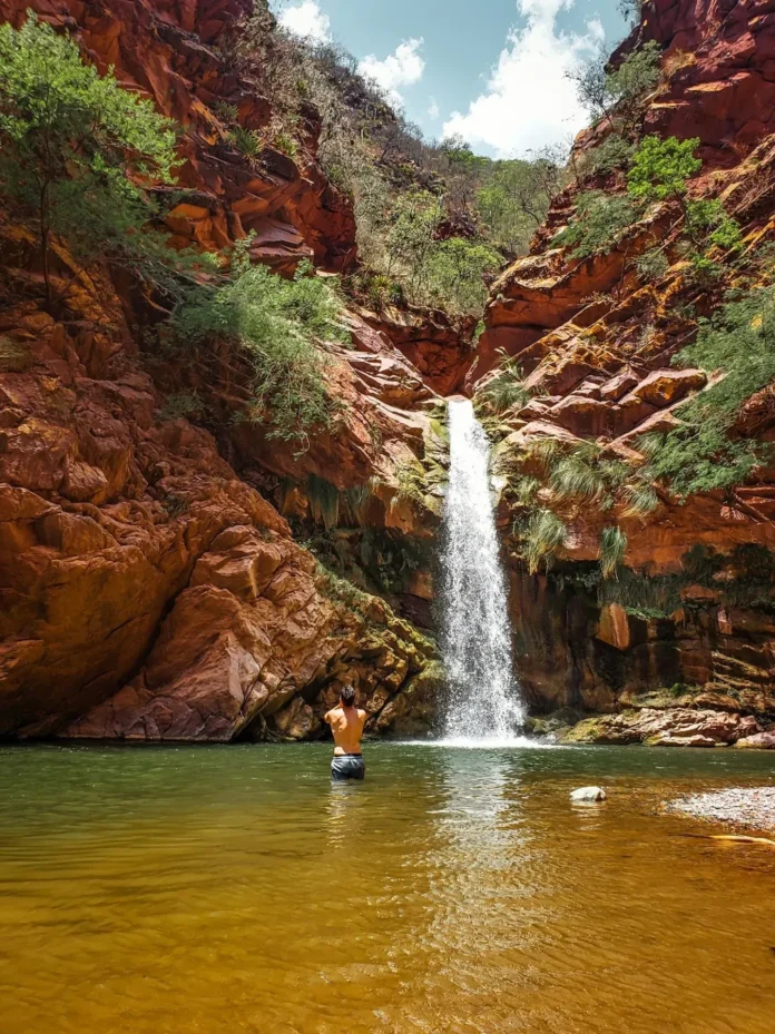 Salto de agua en la cascada de Alemanía.