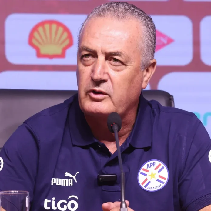 Gustavo Alfaro, director técnico de la selección de Paraguay.