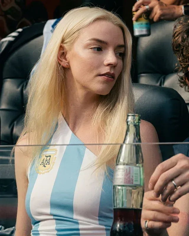 Retrato de la actriz Anya Taylor-Joy.