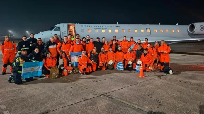 Brigadistas argentinos partieron rumbo a Venezuela.