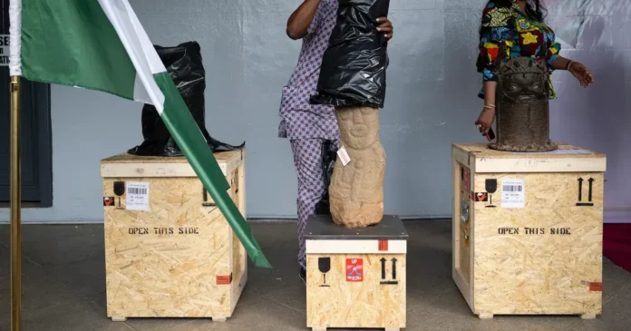 Suiza restituyó a Nigeria 18 piezas del antiguo Reino de Benín.