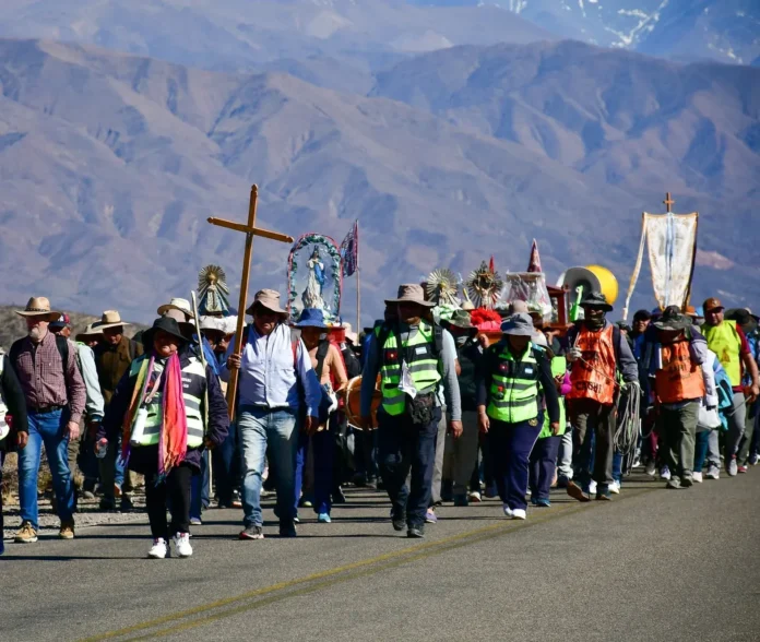 Integrantes de la peregrinación de Cachi.
