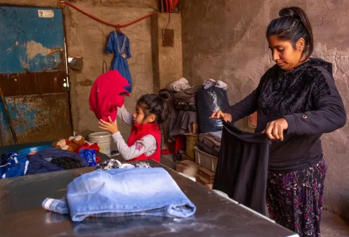 Cerca de 4 de cada 10 niños y adolescentes tienen dificultades para comprar ropa o calzado en Argentina.