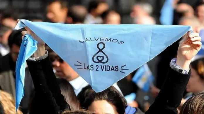Referentes provida solicitan dejar sin efecto la legislación sobre aborto.