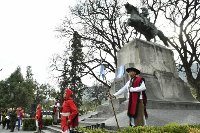 Acto en homenaje a San Martín realizado en Salta.