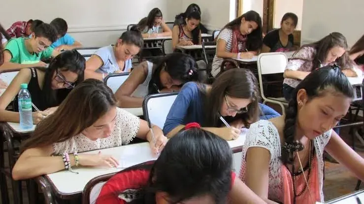 Alumnos que cursan formaciones de nivel superior.