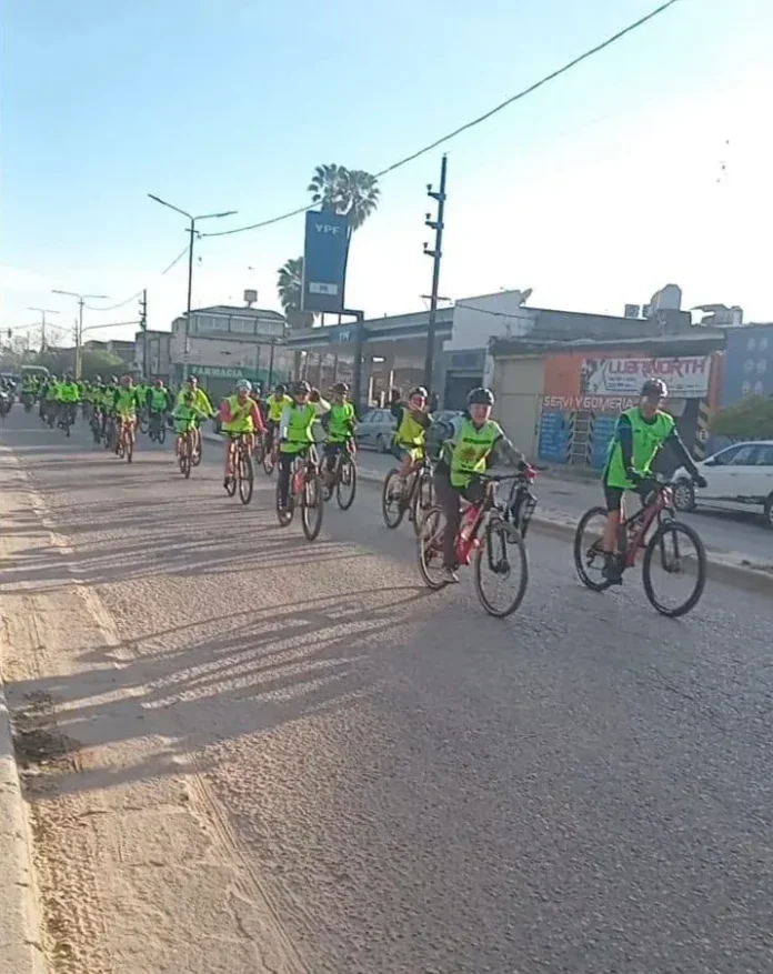 Peregrinos en bicicleta que iniciaron su recorrido desde Pocitos.
