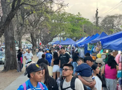 Feria del Milagro en la ciudad de Salta.