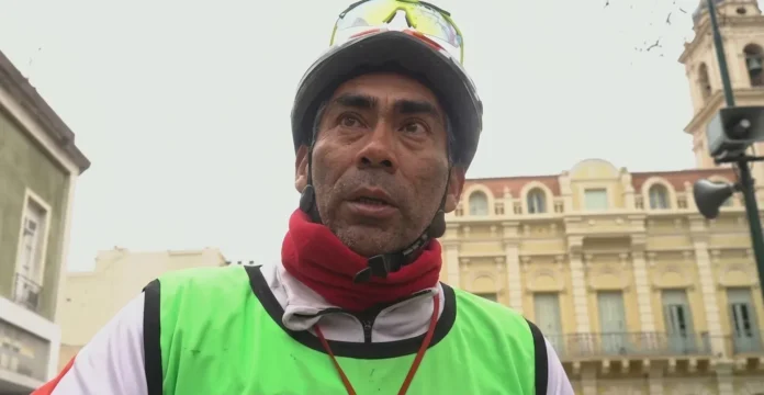 Un peregrino recorrió el camino desde Anta hasta la Catedral para pedir por su sobrino prematuro.