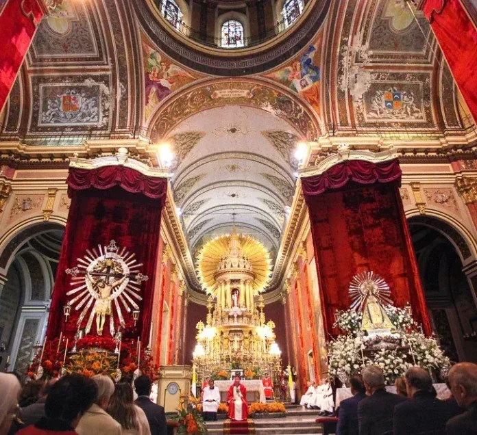 Comienza la novena dedicada al Señor y la Virgen del Milagro.