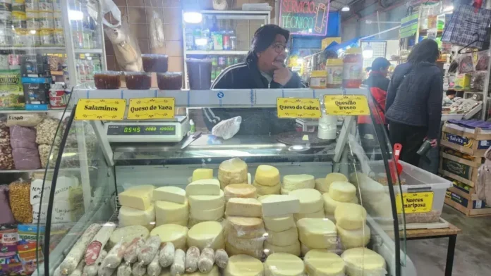 Promoción semanal de quesos en el Mercado San Miguel.