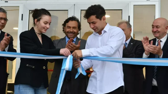 Acto de apertura del nuevo edificio.