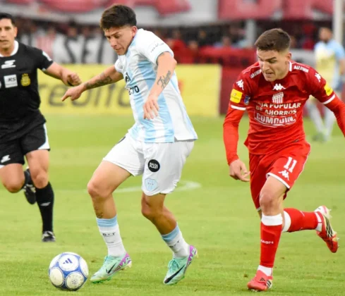 Partido entre Gimnasia y Tiro y San Martín de Tucumán.