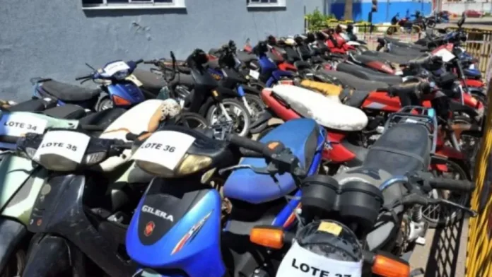 Motos que serán incluidas en un remate.
