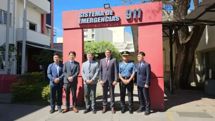 Funcionarios provinciales junto a representantes diplomáticos de Corea del Sur.
